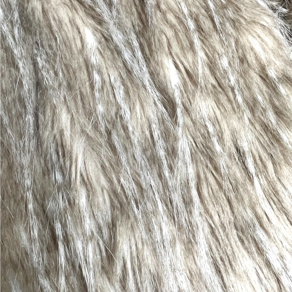 Sebby Collection knit faux‎ fur and feather open vest size Small - Picture 4 of 8